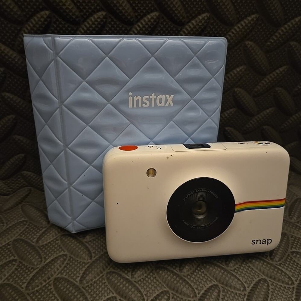 Polaroid Snap Instant Digital Camera White Untested w/ Instax Photo Album